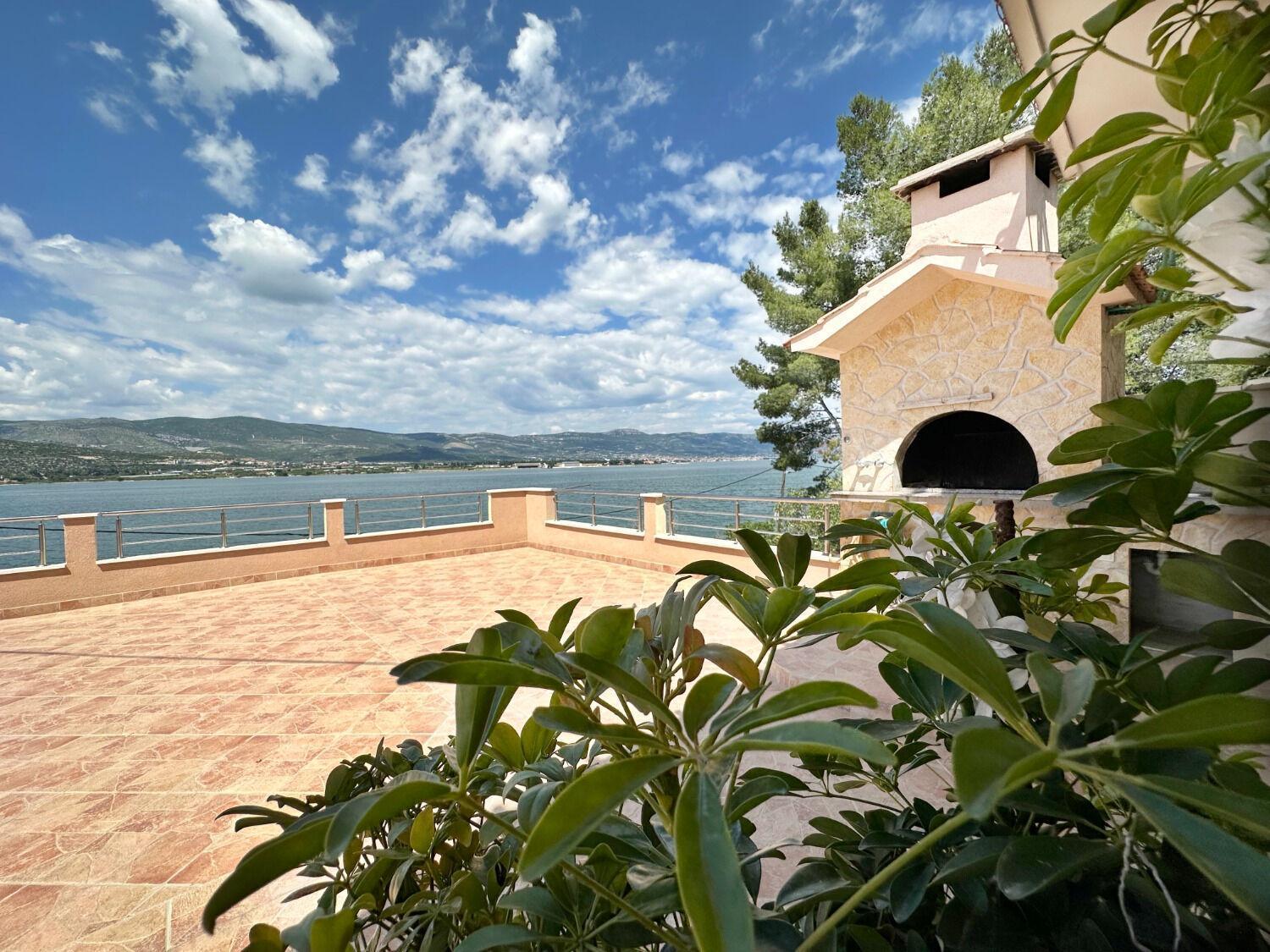 Apartments Vini Trogir Exterior foto
